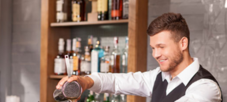 SE SOLICITA BARTENDER CON EXPERIENCIA